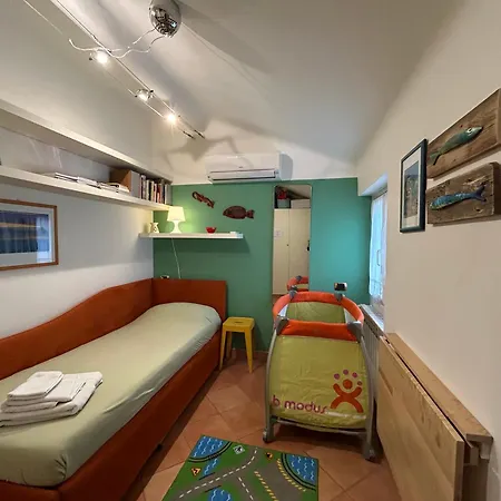 Apartman House Near Park And Sea